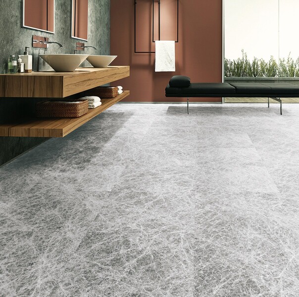 ロイヤルストーン・モア　シャインエンペラドール