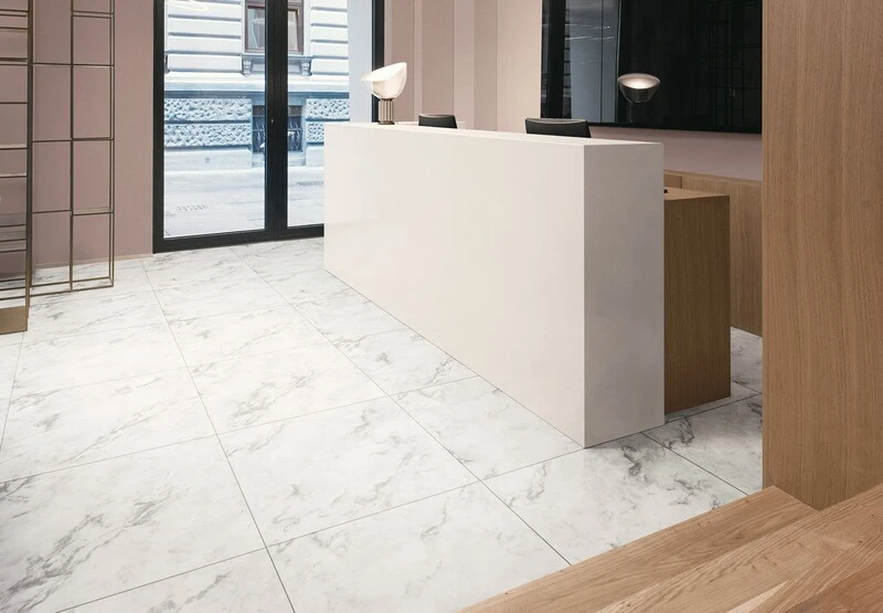 ロイヤルストーン・モア　ホワイトマーブル