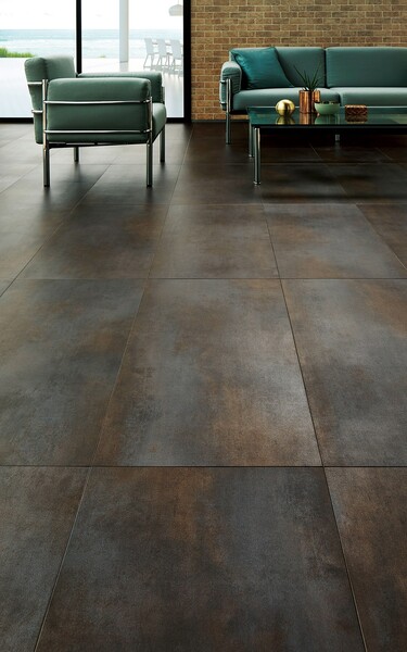 ロイヤルストーン・モア　アイアンプレート