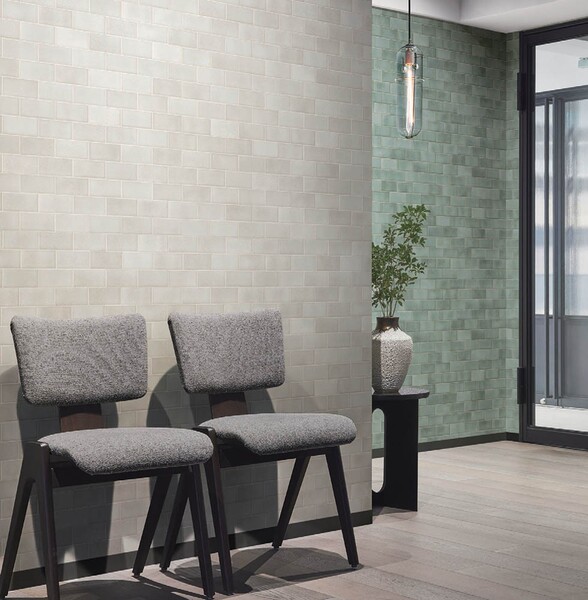 落ち着いた色味のブロック柄壁紙