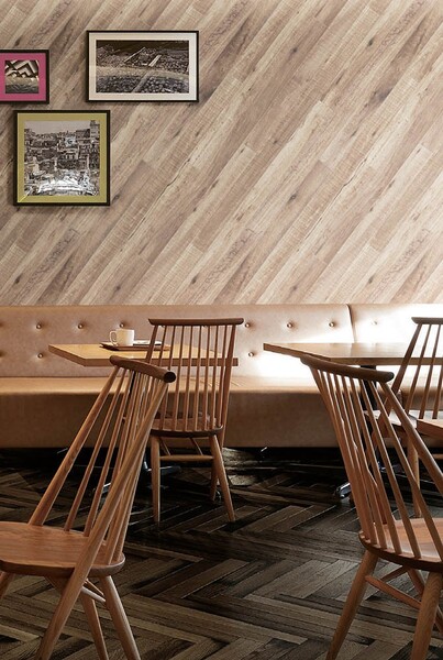 ヴィンテージ感のある木目柄壁紙