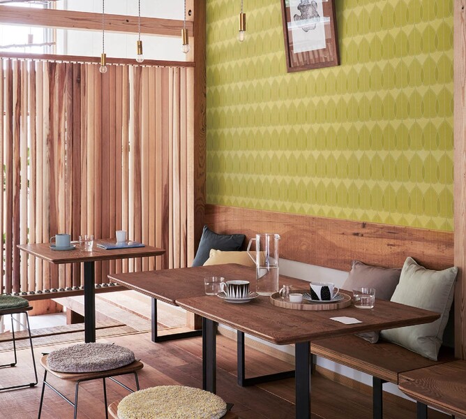 可愛らしさのあるモダン柄壁紙