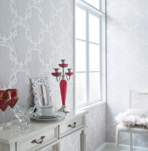 上品なクラシカルデザイン壁紙